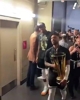 也算是在雄鹿拿了个冠军!利拉德此前捧NBA杯:手臂酸得要命!