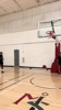 拉文在训练中秀了一记胯下换手暴扣,跟喝水一样简单!