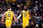 里夫斯：我应该是助攻过一对父子空接的NBA历史首人 这很特别