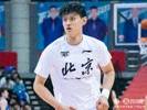 媒体人:理解曾凡博 也向愿放弃CBA百万高薪仍在外打拼的球员致敬